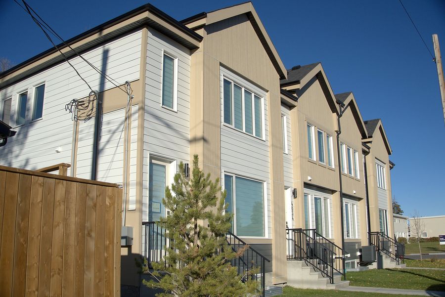 Craftsman family townhome row